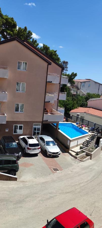 Apartments Vila Adrijana & Fitness Studio Wolf Bv บาชกาโวดา ภายนอก รูปภาพ