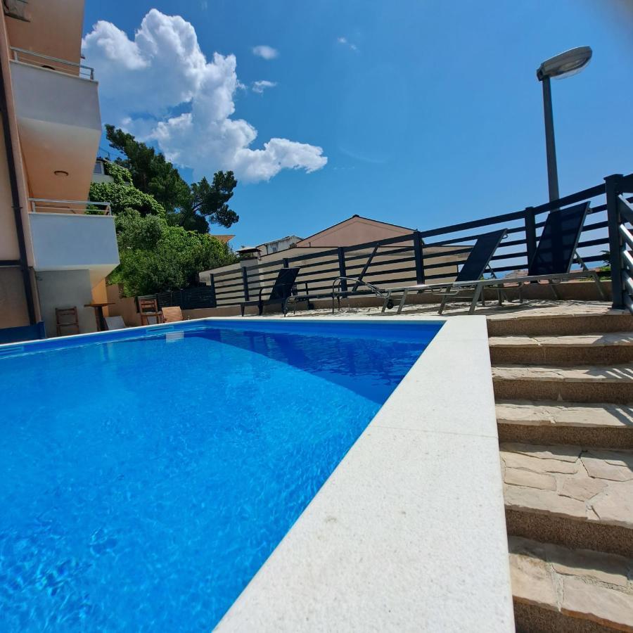 Apartments Vila Adrijana & Fitness Studio Wolf Bv บาชกาโวดา ภายนอก รูปภาพ