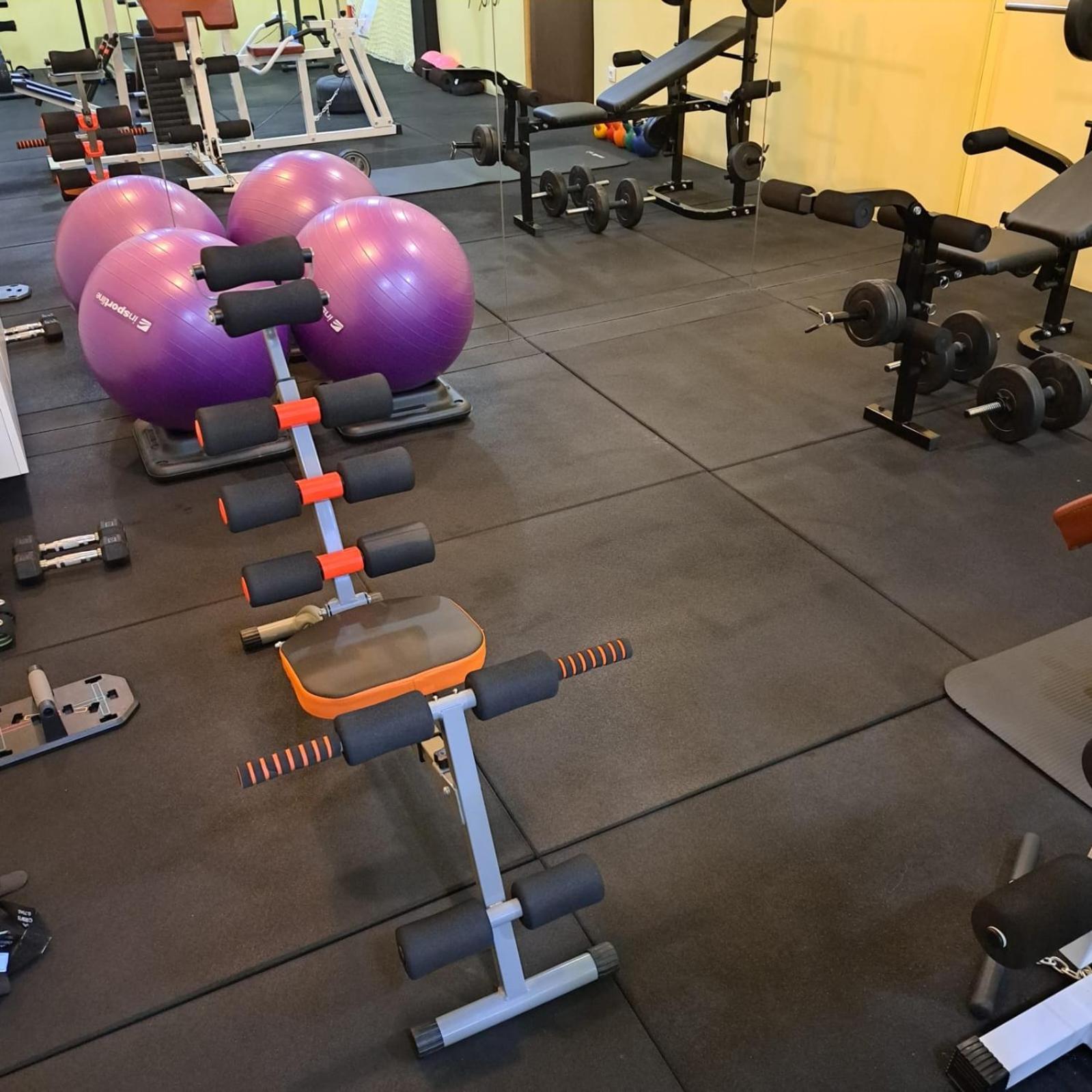 Apartments Vila Adrijana & Fitness Studio Wolf Bv บาชกาโวดา ภายนอก รูปภาพ