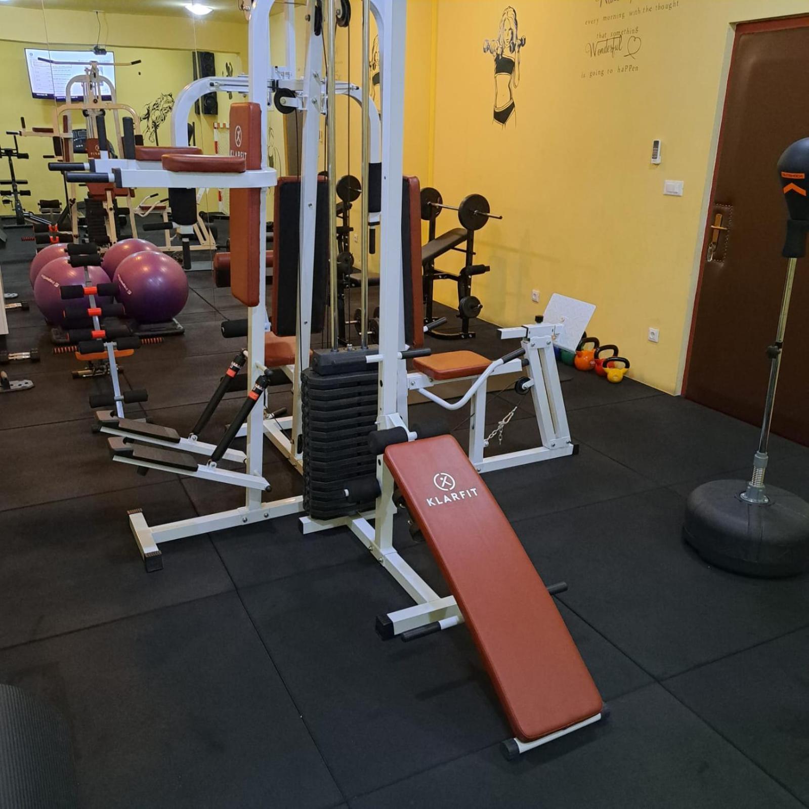 Apartments Vila Adrijana & Fitness Studio Wolf Bv บาชกาโวดา ภายนอก รูปภาพ